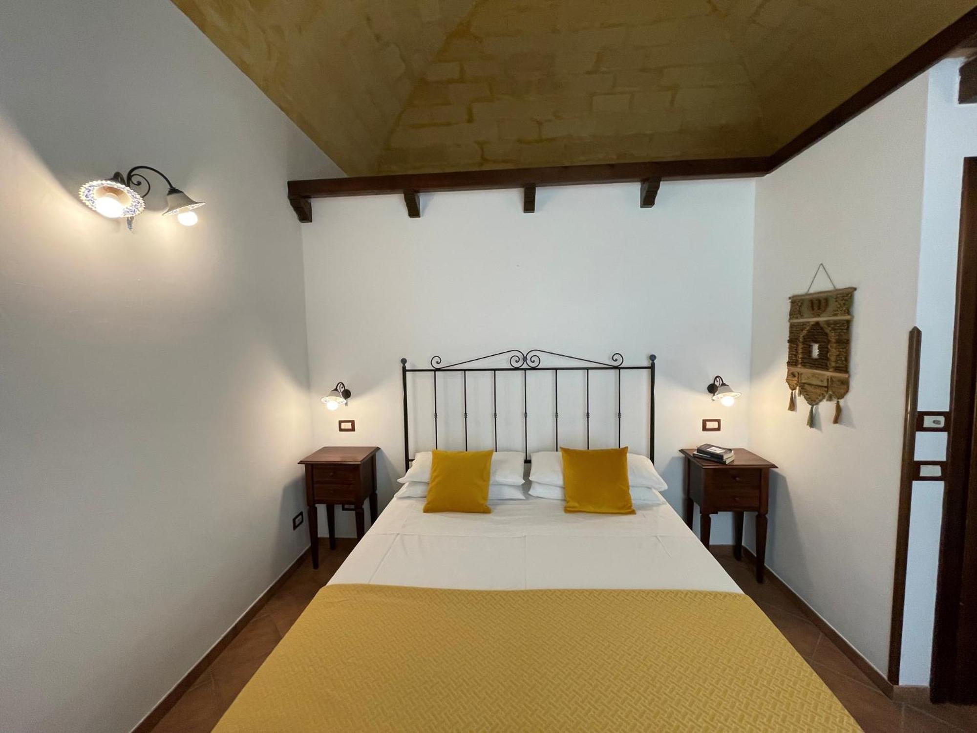 Ai Dammusi Rooms ซานวิโต โลคาโป ภายนอก รูปภาพ