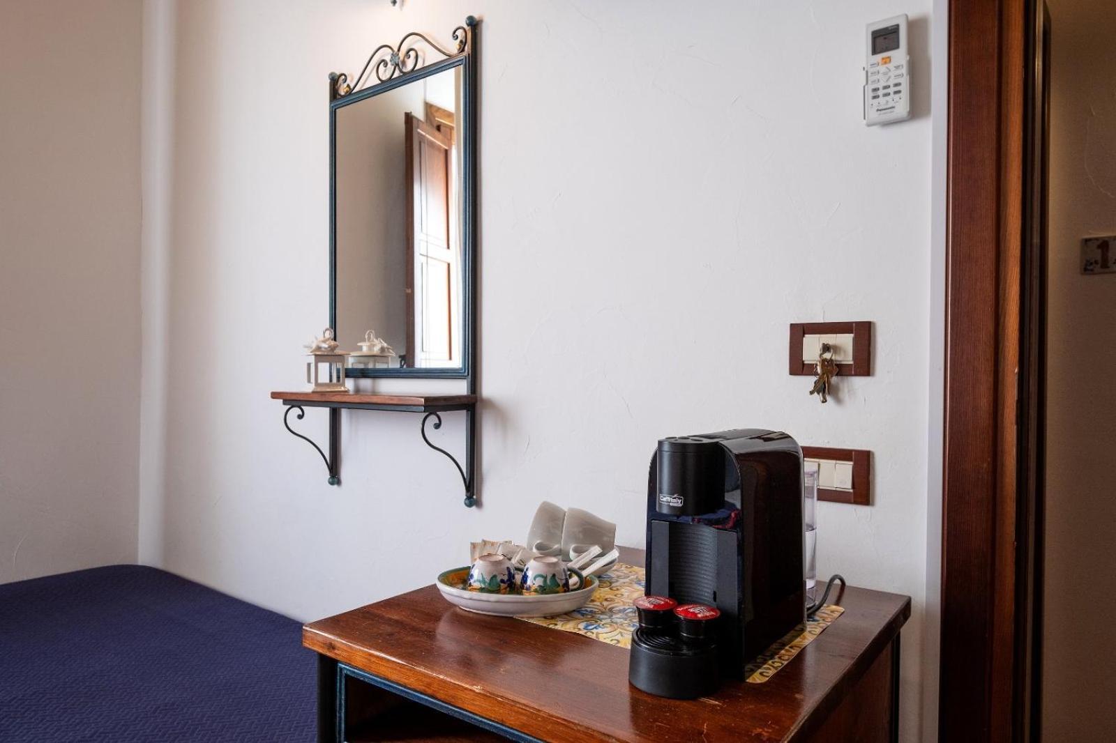 Ai Dammusi Rooms ซานวิโต โลคาโป ภายนอก รูปภาพ